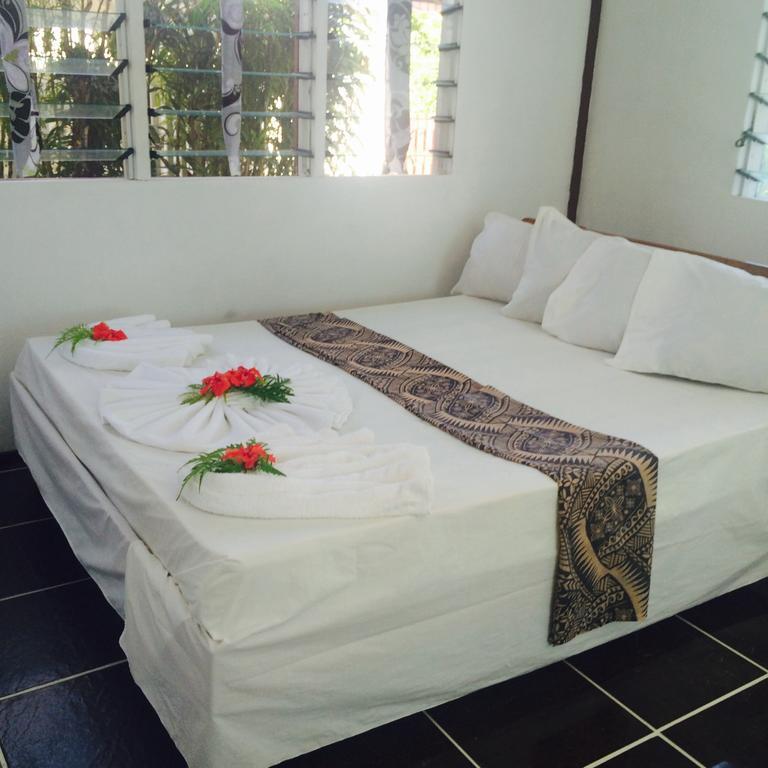 Vacations Beach Fale Hotel Manase Room photo