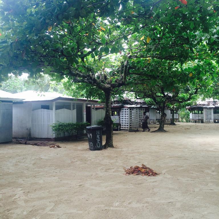 Vacations Beach Fale Hotel Manase Exterior photo
