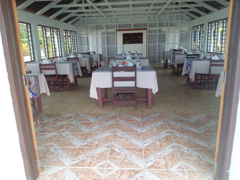 Vacations Beach Fale Hotel Manase Exterior photo