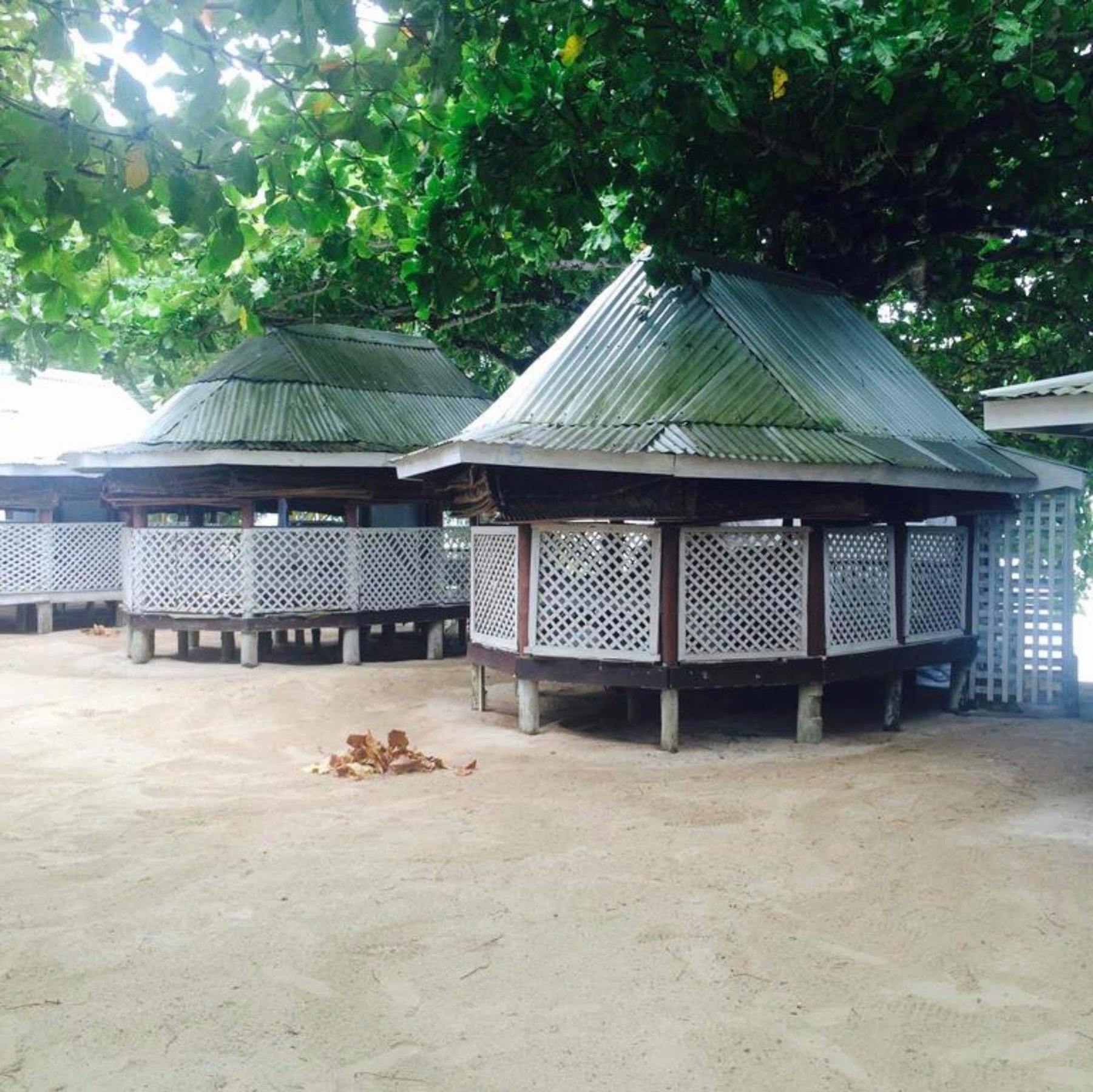 Vacations Beach Fale Hotel Manase Exterior photo