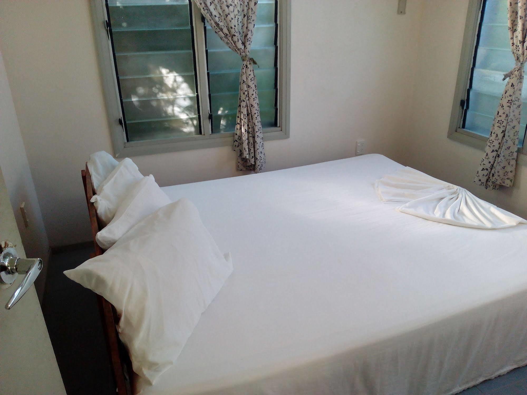 Vacations Beach Fale Hotel Manase Exterior photo