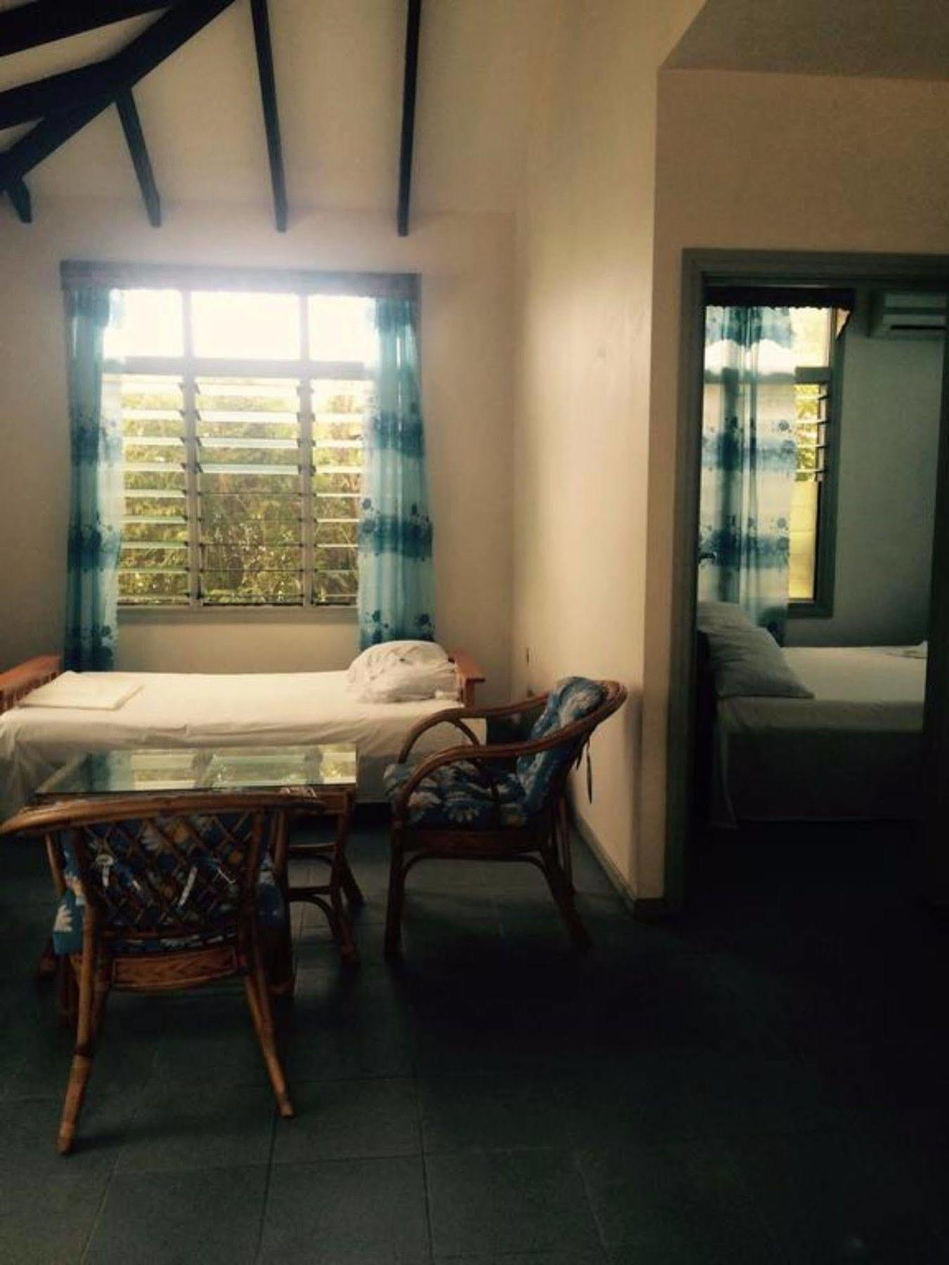 Vacations Beach Fale Hotel Manase Exterior photo