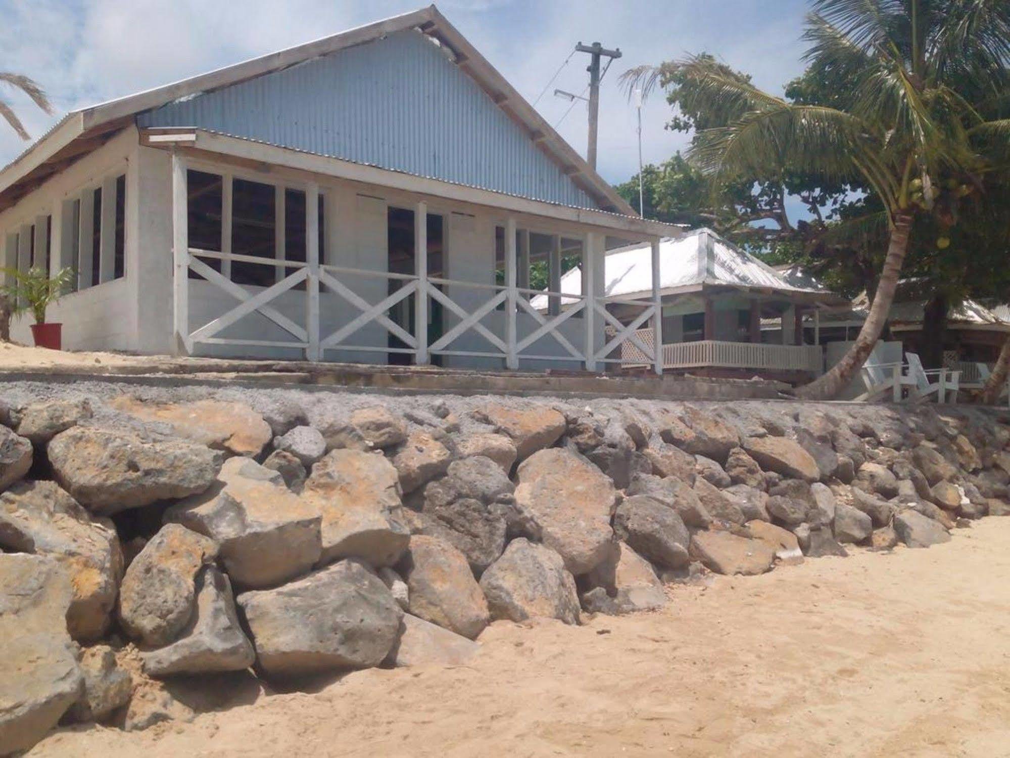 Vacations Beach Fale Hotel Manase Exterior photo